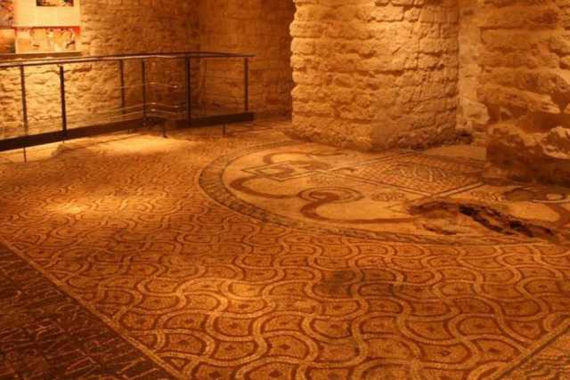Chiese, cimiteri, strade e palazzi: viaggio nell'antica e nascosta "Bari sotterranea"